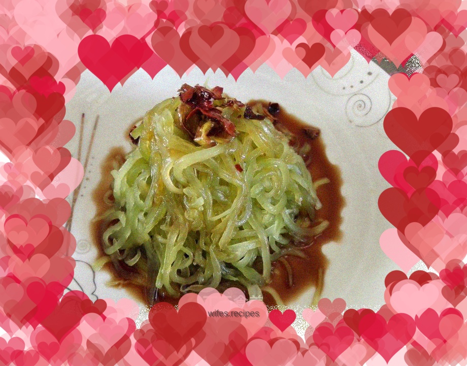 Shredded lettuce with scallion oil