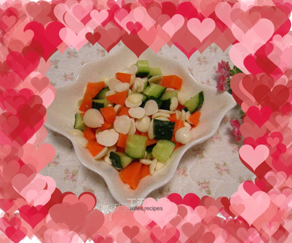 Cucumber mixed with almonds