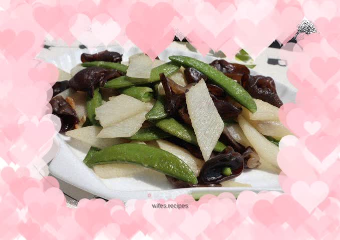 Stir-fried yam with sweet beans and fungus