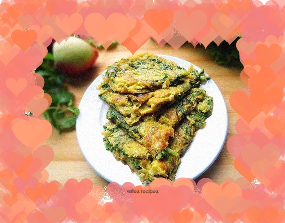 Eggs spread on lettuce leaves