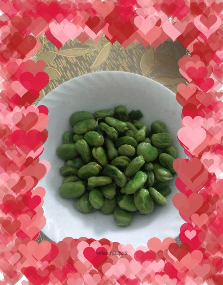 Broad beans in shell