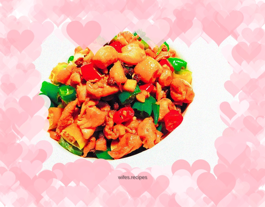 Pan-fried diced chicken with three peppers