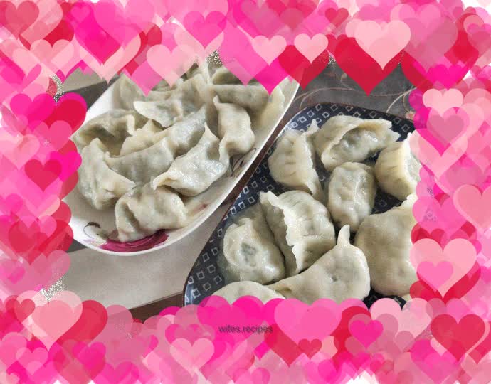 Dumplings stuffed with shrimp, chives and three delicacies