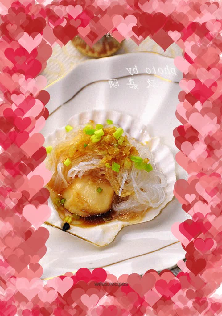 Steamed scallops with garlic vermicelli