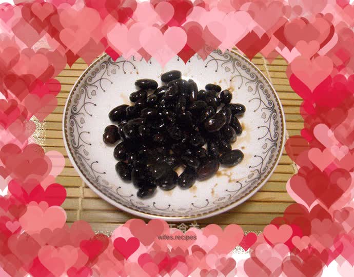Black beans soaked in vinegar