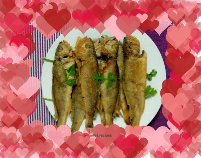Dry fried yellow croaker