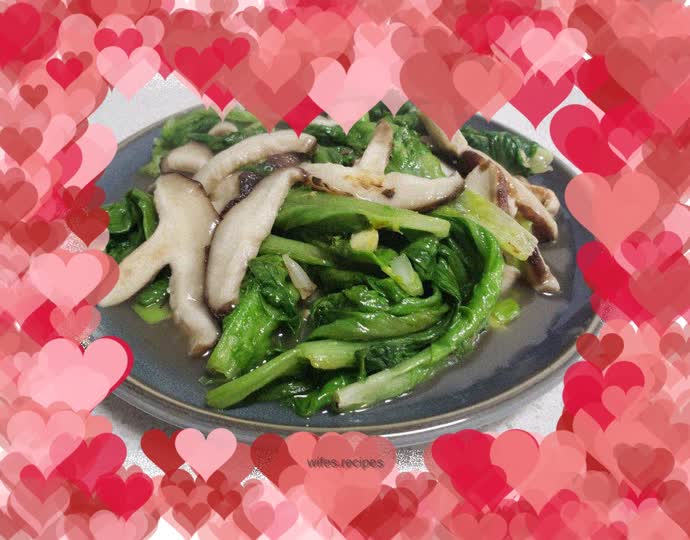 Stir-fried mushrooms with lettuce