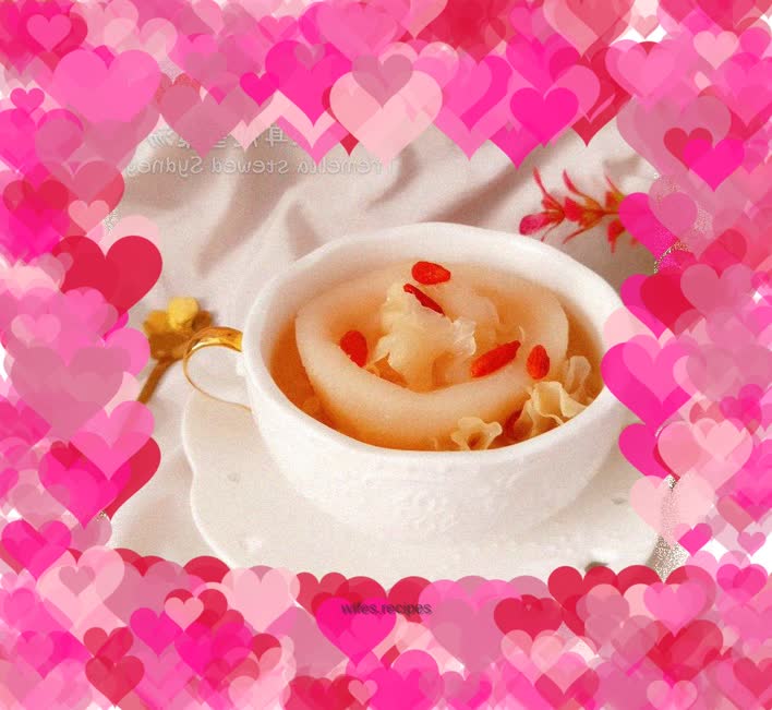 White fungus stewed with snow pear