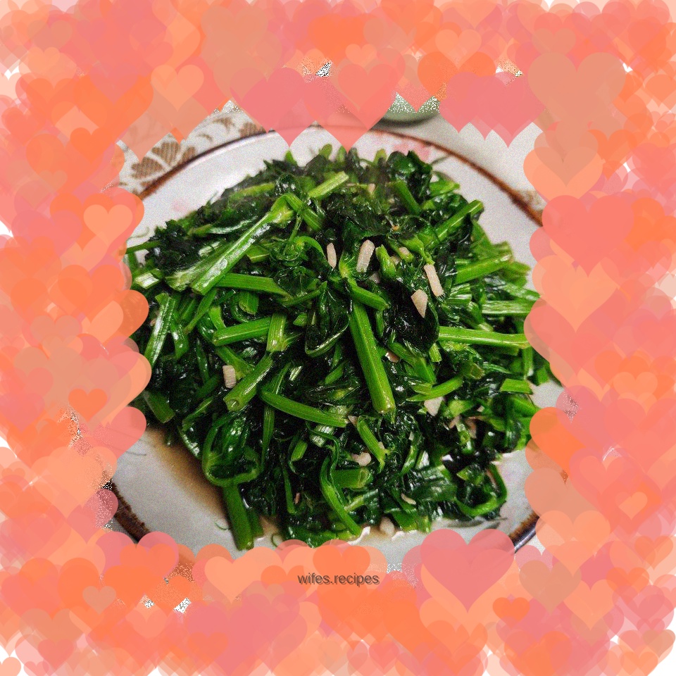Stir-fried pea tips with minced garlic