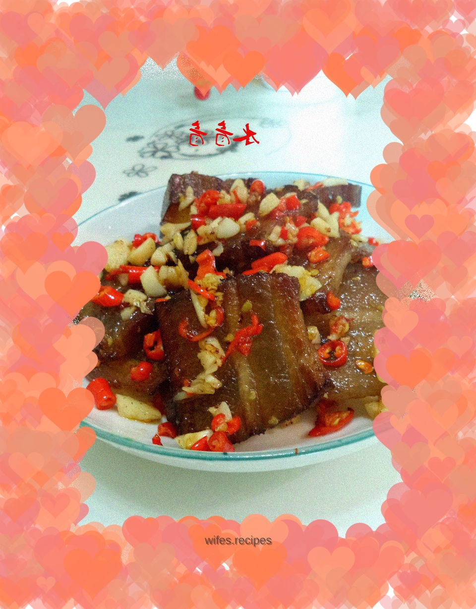 Braised bacon with pepper and garlic