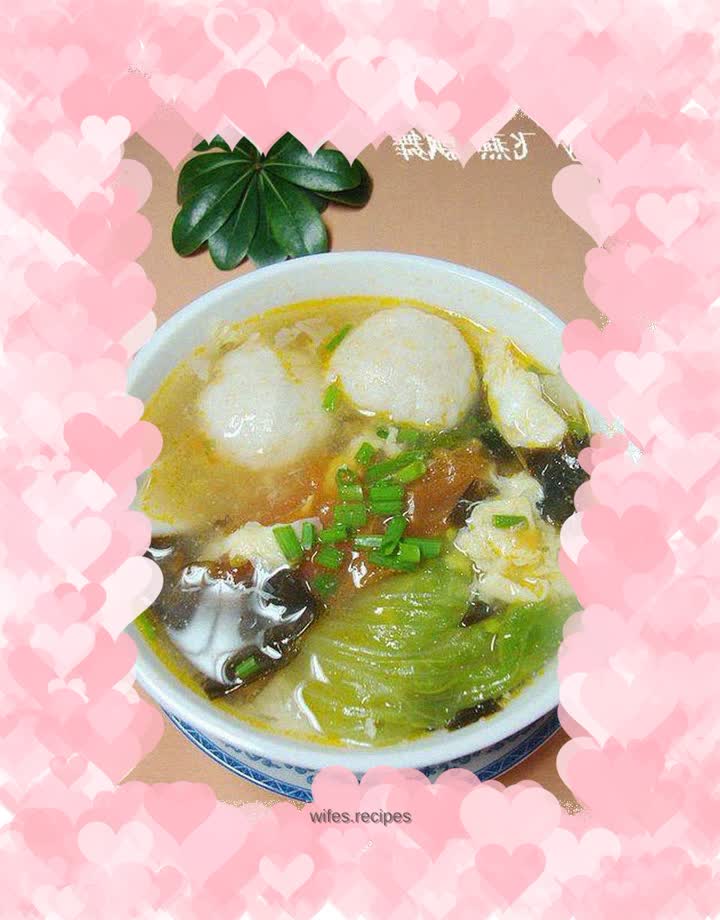 It’s getting cold, so let’s have a bowl of warming soup [Fish Ball Tomato Seaweed Soup]