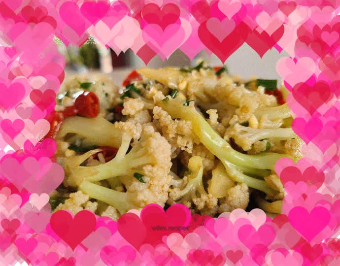 Stir-fried green stem cauliflower