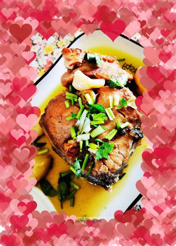 Fish fillets with pepper and sesame seeds