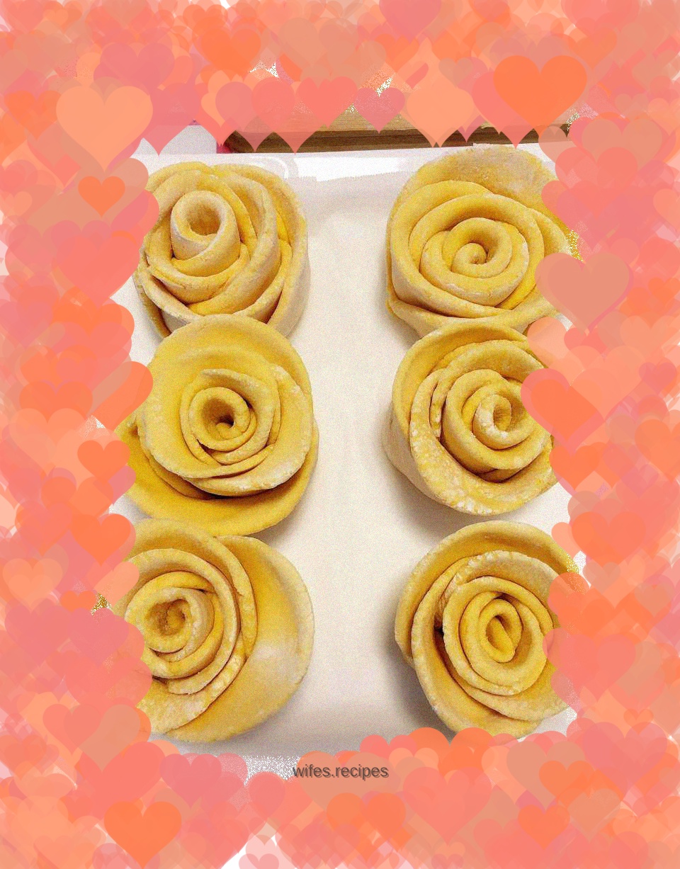 Pumpkin and Rose Steamed Buns