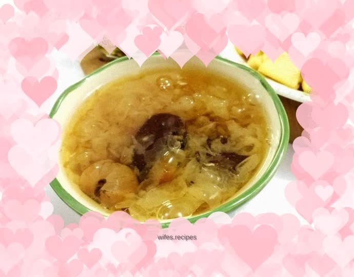 Tremella, red dates and longan soup