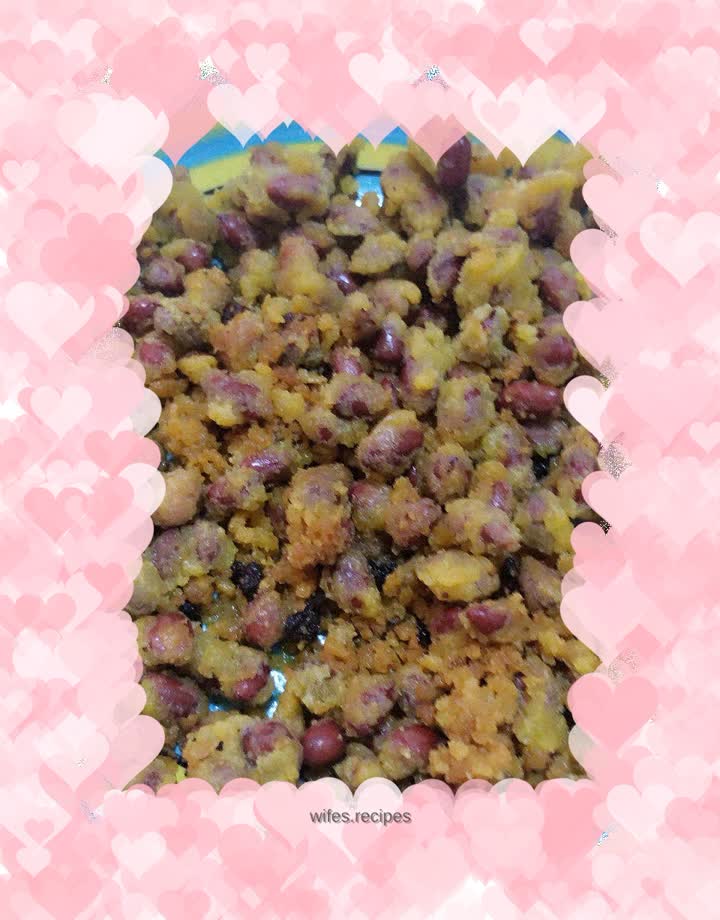 Crispy fried peanuts