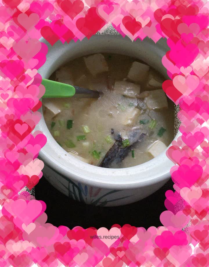 Fish head and tofu soup