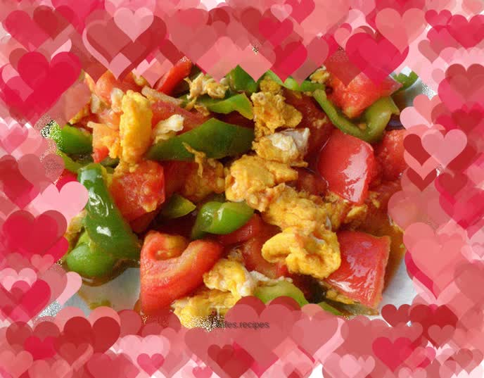 Homemade quick dish - green peppers, eggs and tomatoes