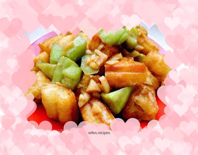 Stir-fried loofah fried dough sticks