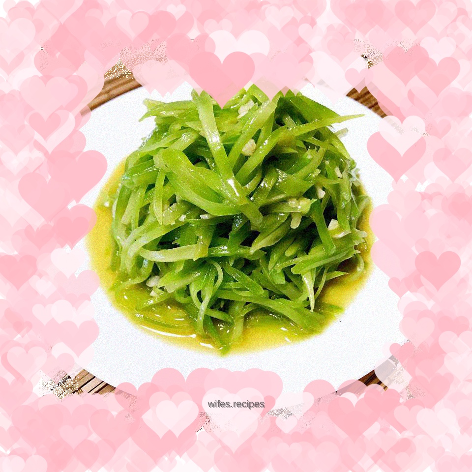 Stir-fried shredded garlic and bamboo shoots