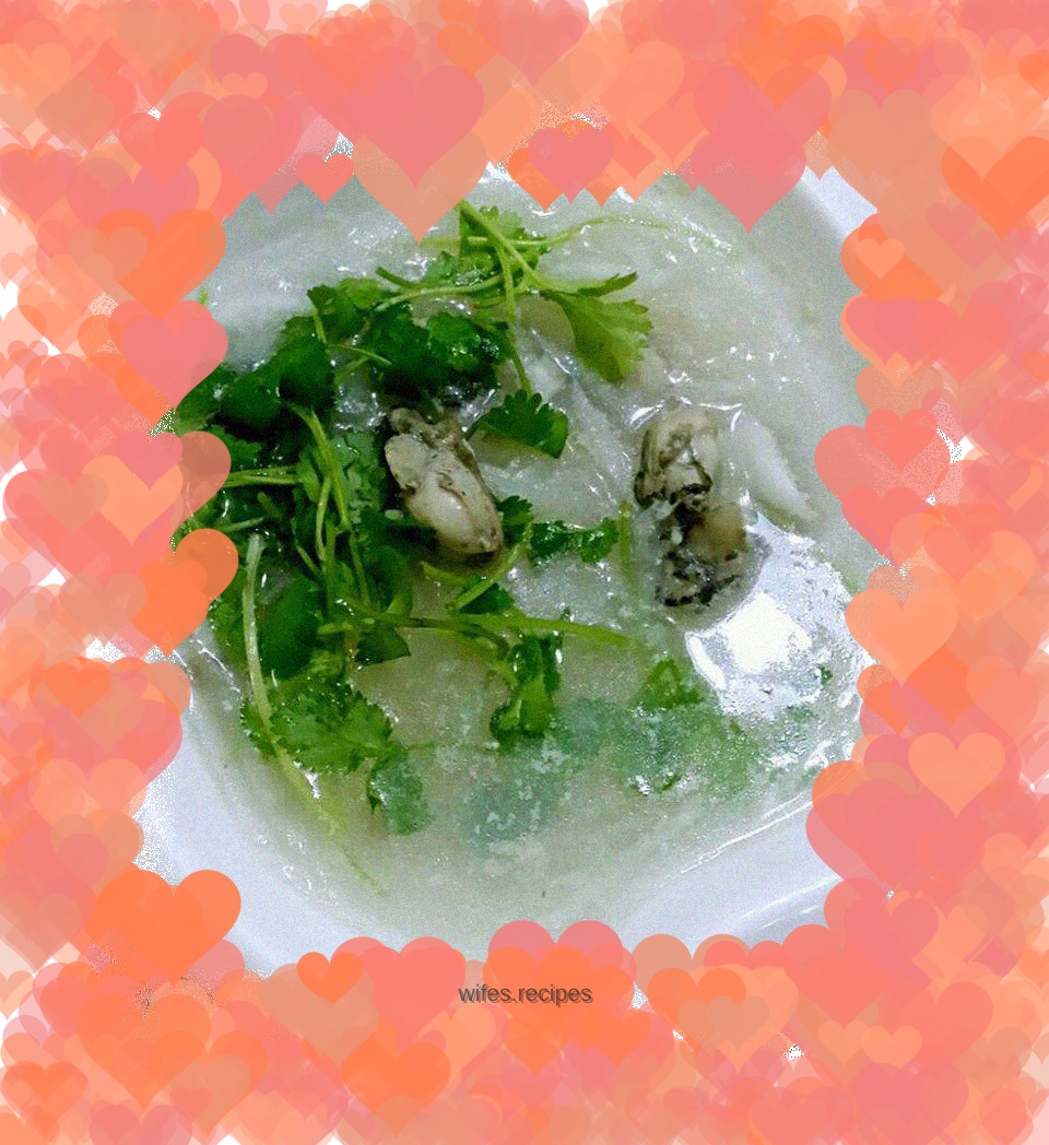 Shredded radish, oyster and locust soup