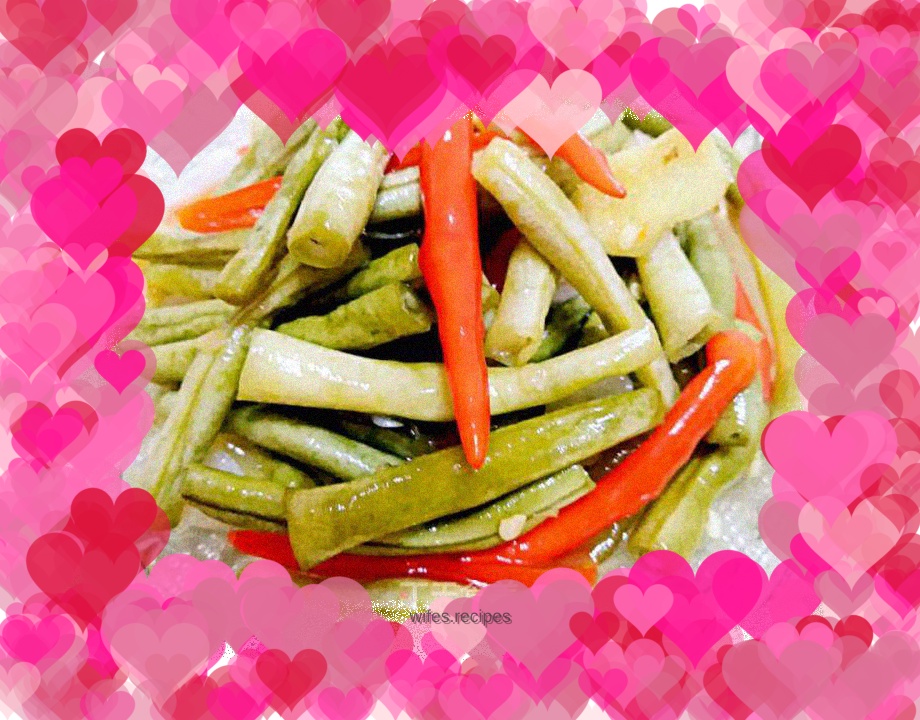 Pickled beans with double peppers