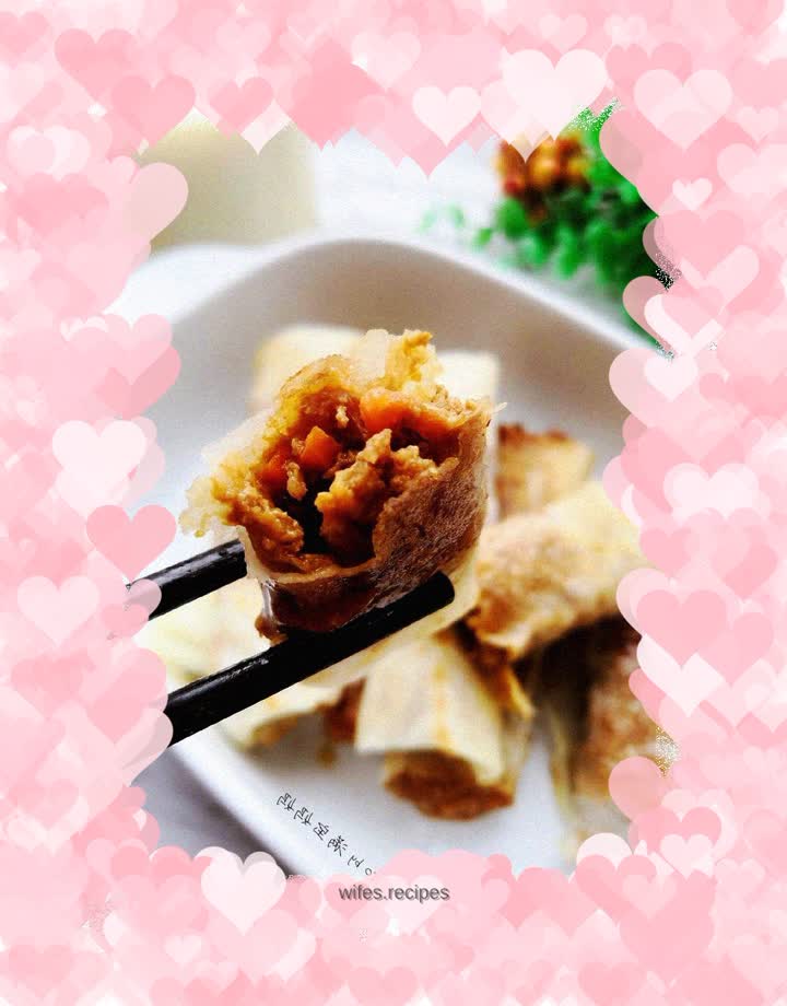 Fried rolls with carrot and pork stuffing