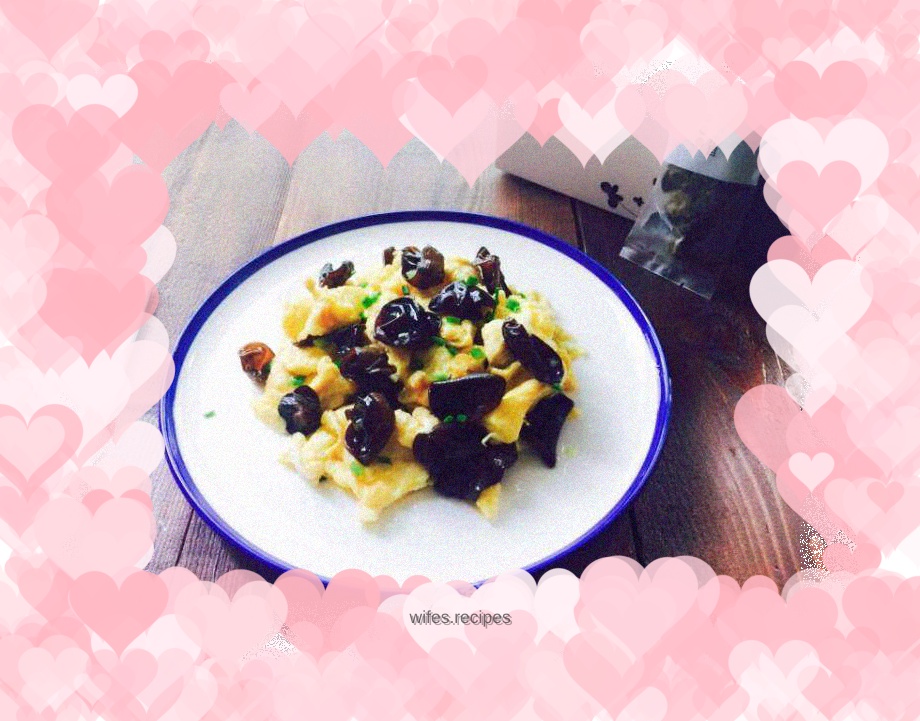 Fried fungus and eggs