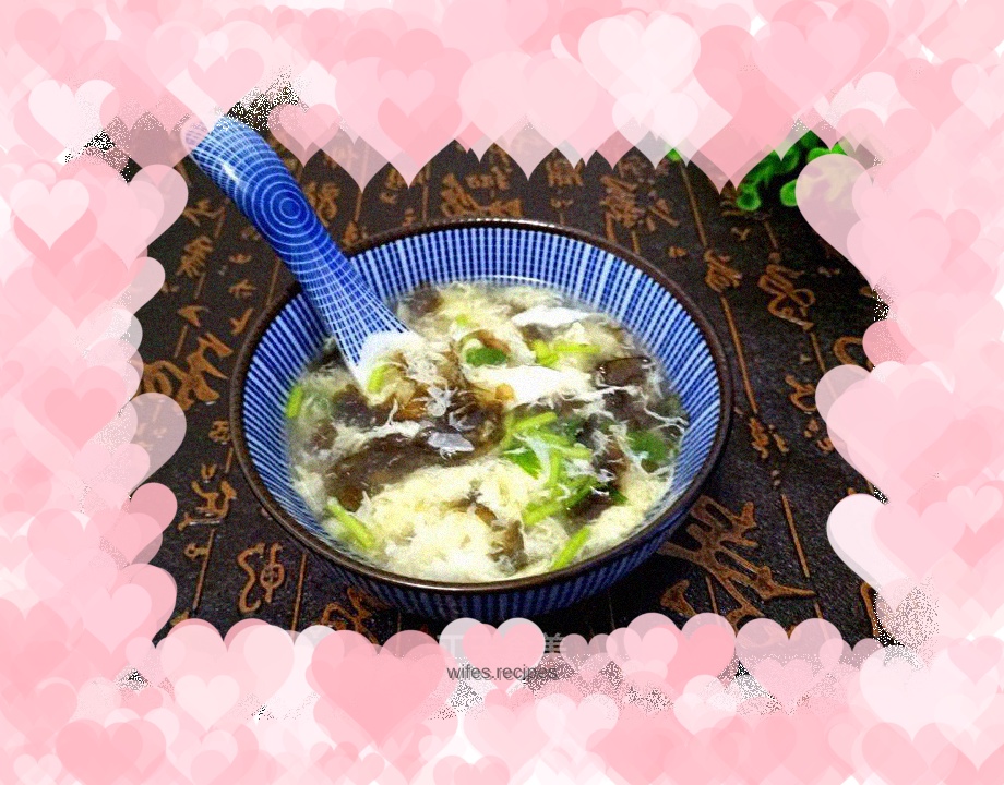 Seaweed and egg drop soup
