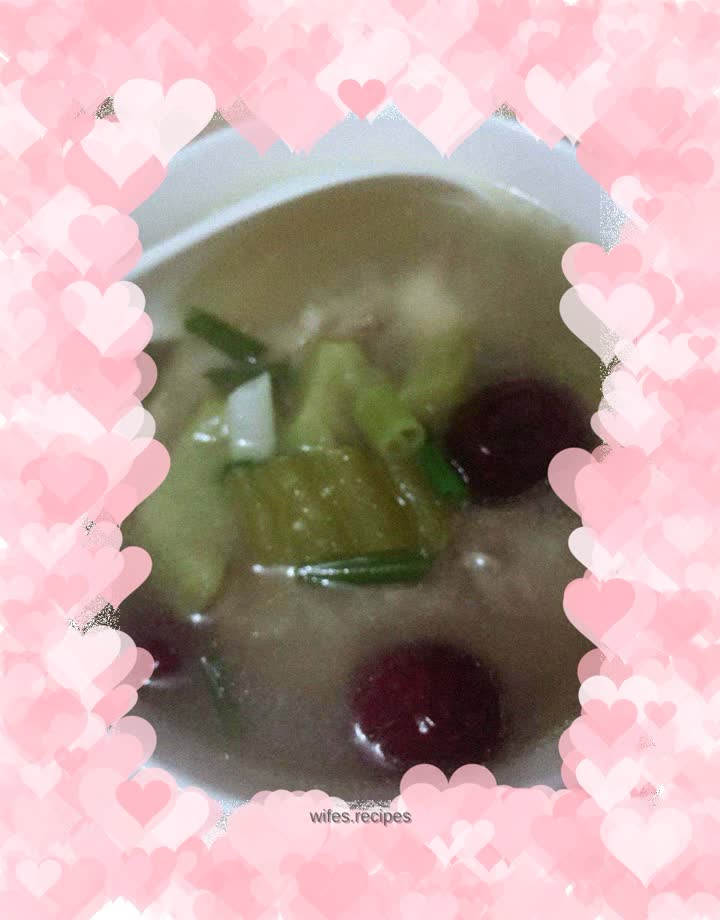 Bitter melon and pork bone soup