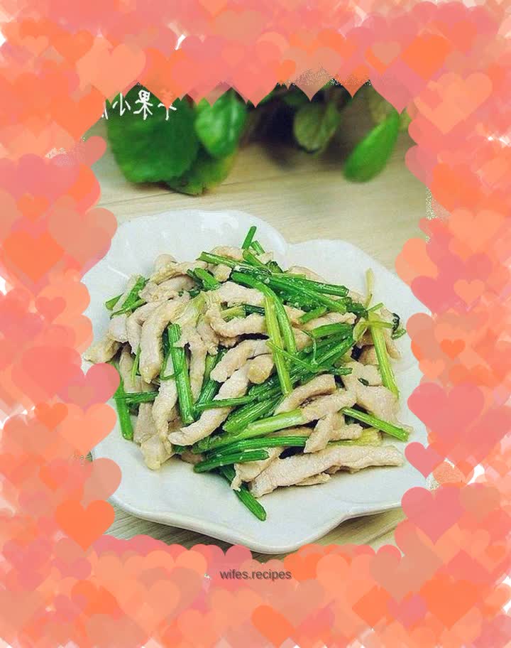 Stir-fried shredded pork with coriander