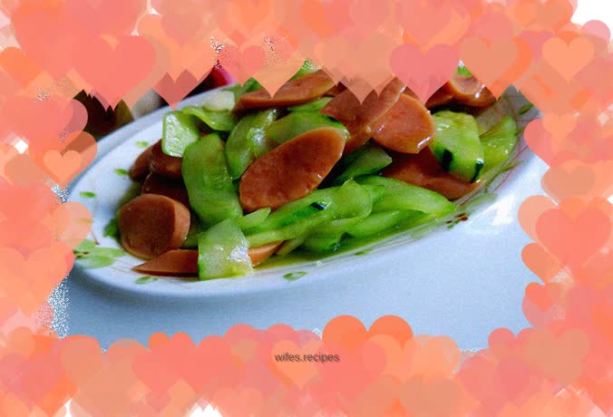 Stir-fried cucumber with ham sausage