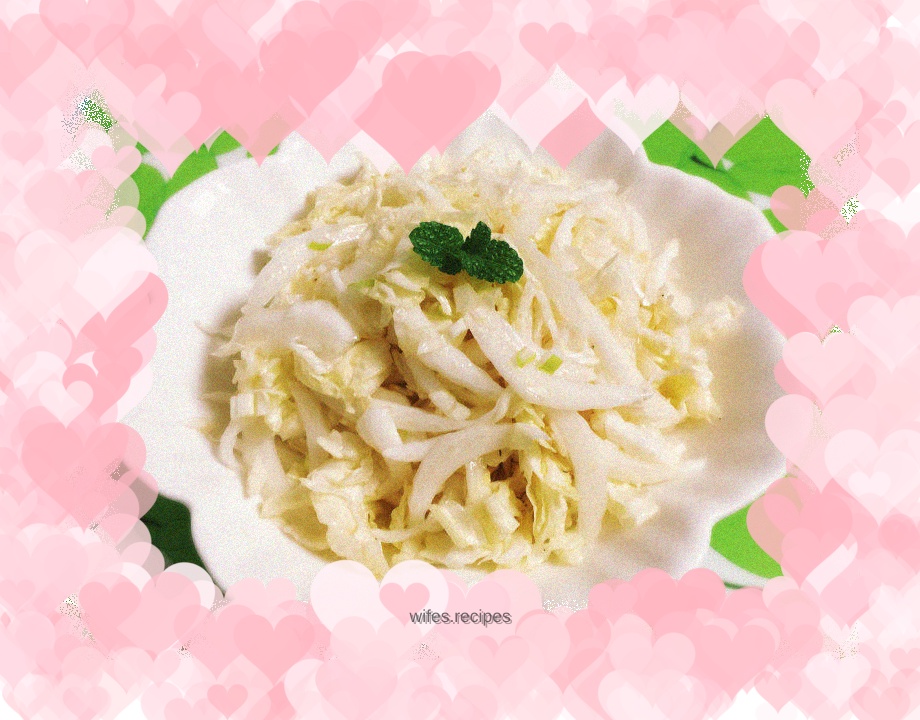 Refreshing shredded cabbage