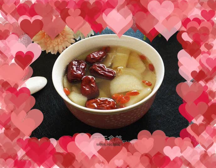Rock sugar, snow pear and red date soup