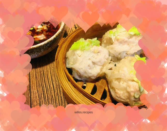 Shredded radish meatballs dipped in water