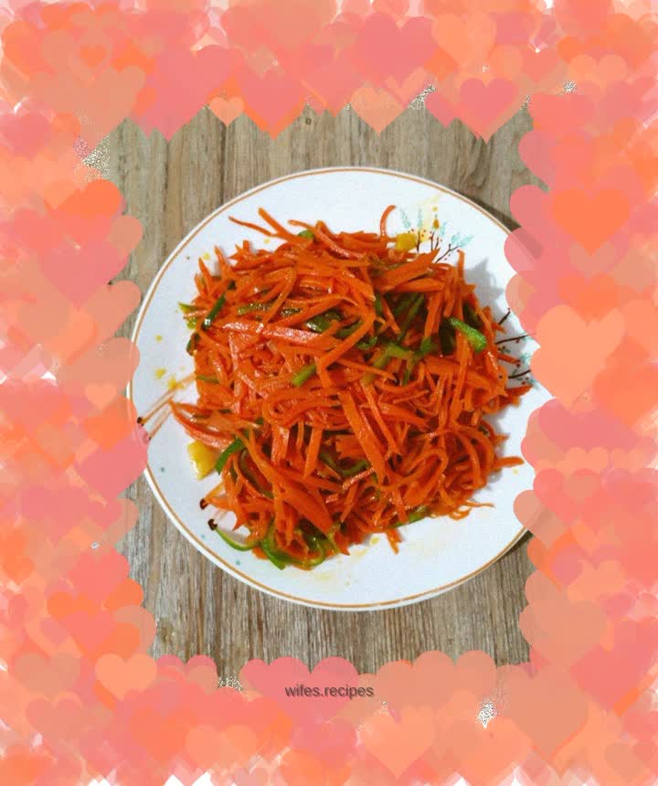 Stir-fried carrot shreds with green pepper