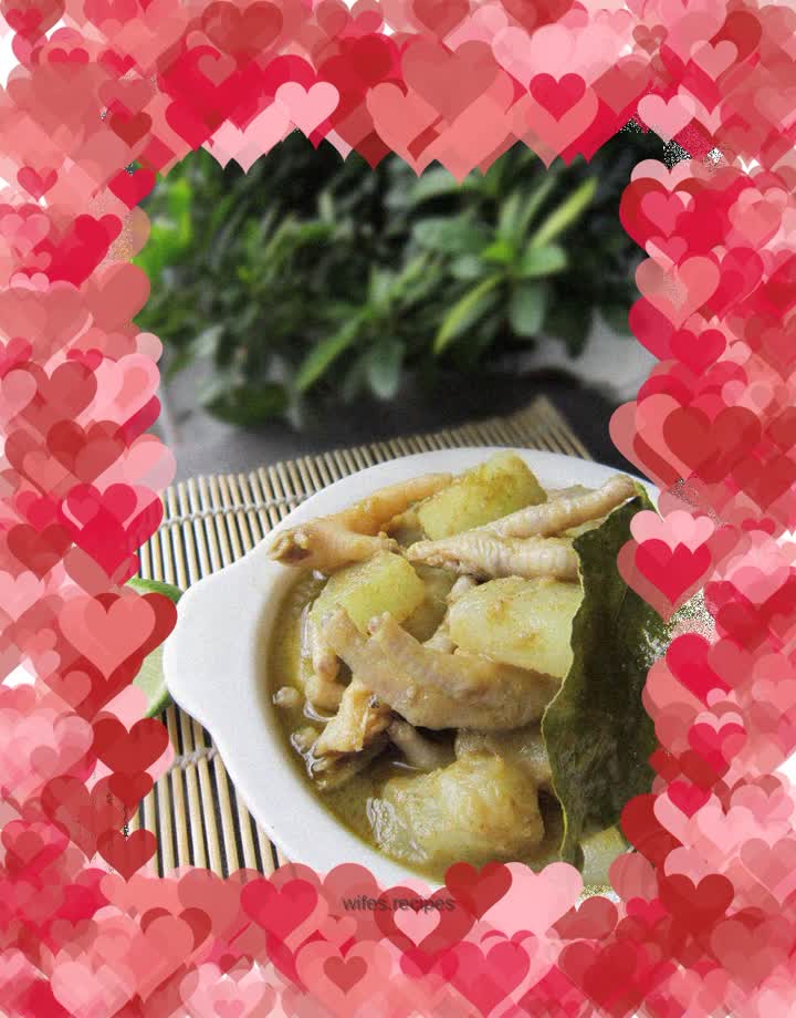 Thai curry with winter melon and chicken feet