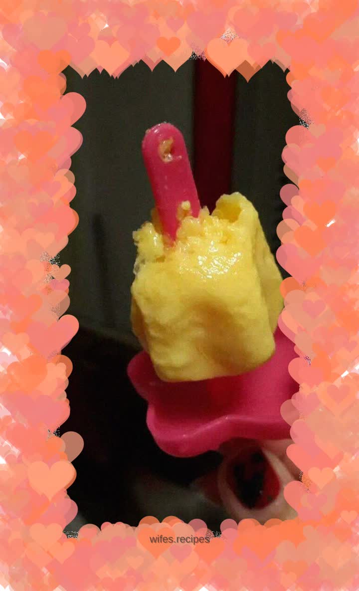 Mango yogurt popsicle