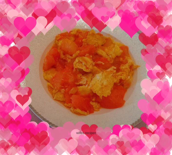 Fried tomatoes with eggs