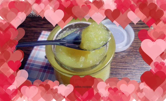 Feel the thrill of your taste buds - golden applesauce