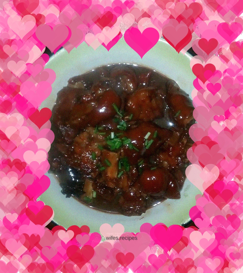 Braised pork trotters
