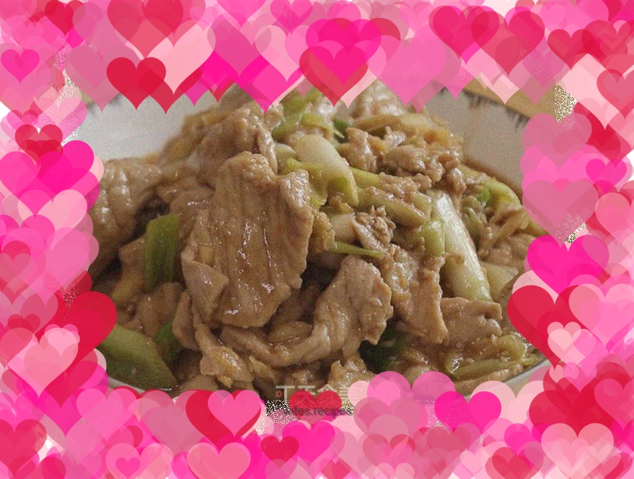 Pork slices fried with green onions