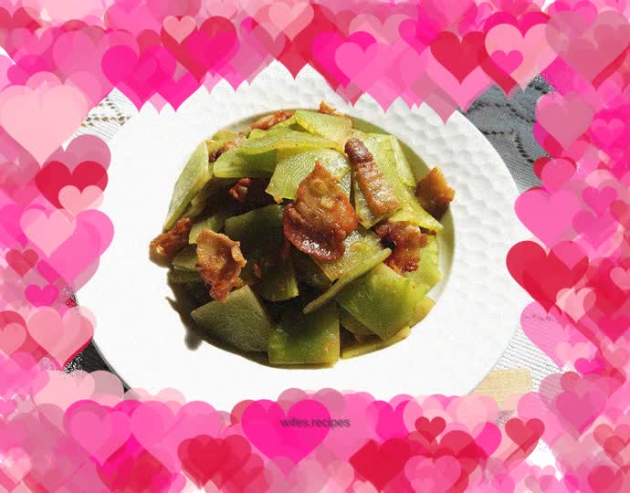 Stir-fried pork belly with lettuce
