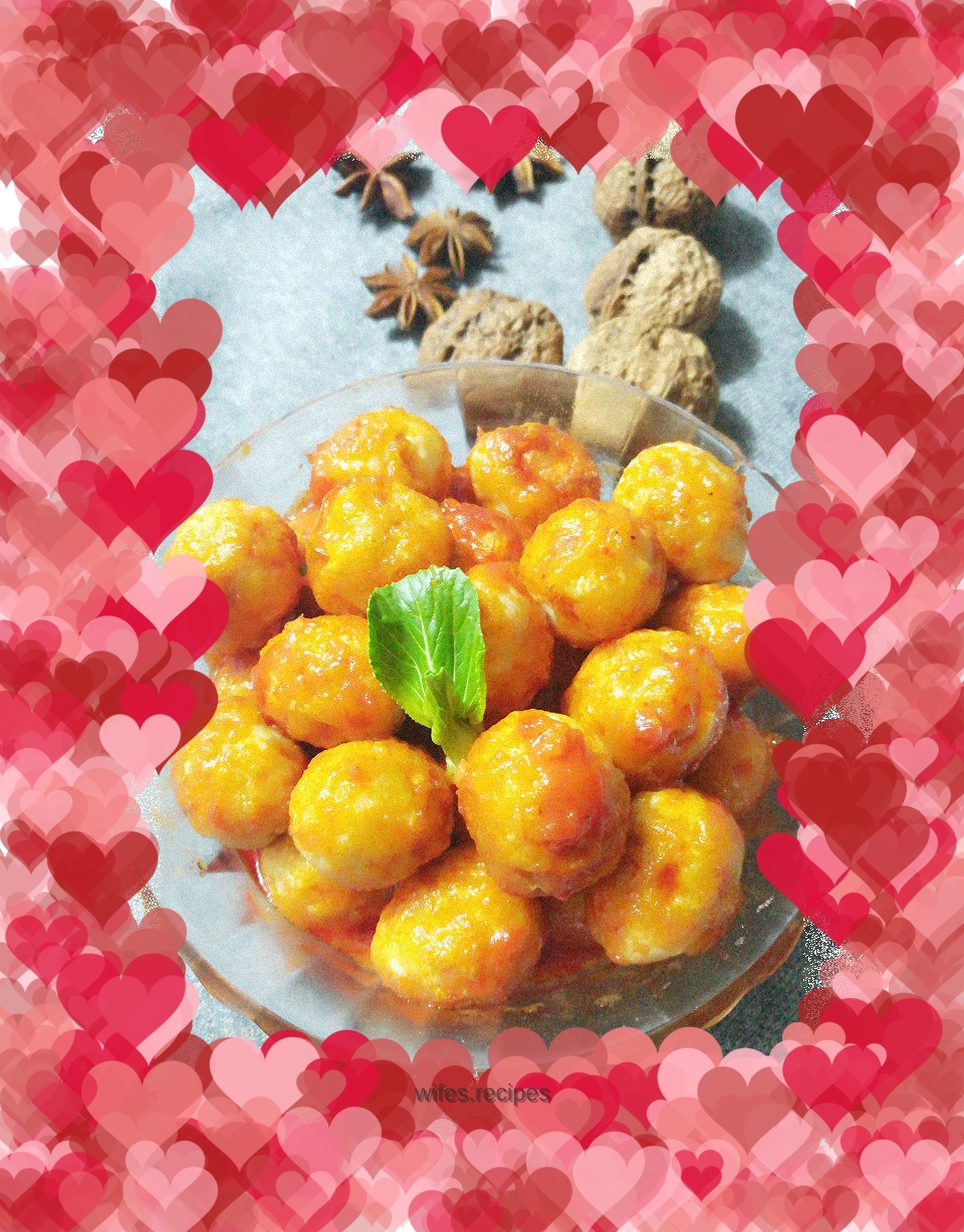 Tiger skin quail eggs with tomato sauce