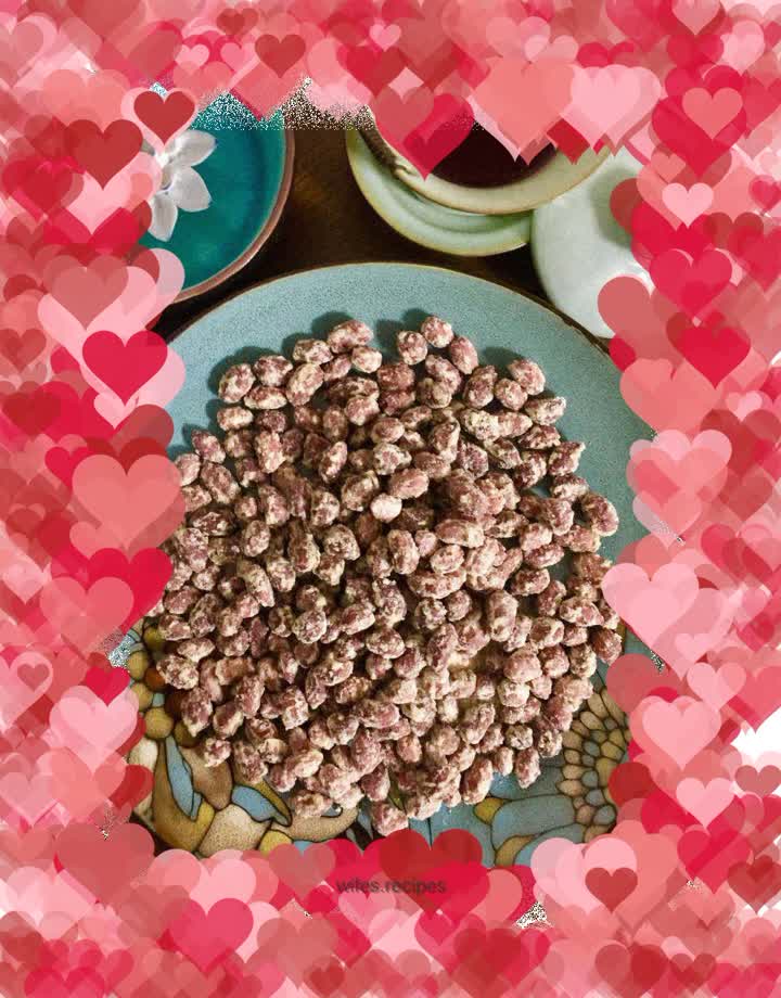 Orleans-flavored peanuts