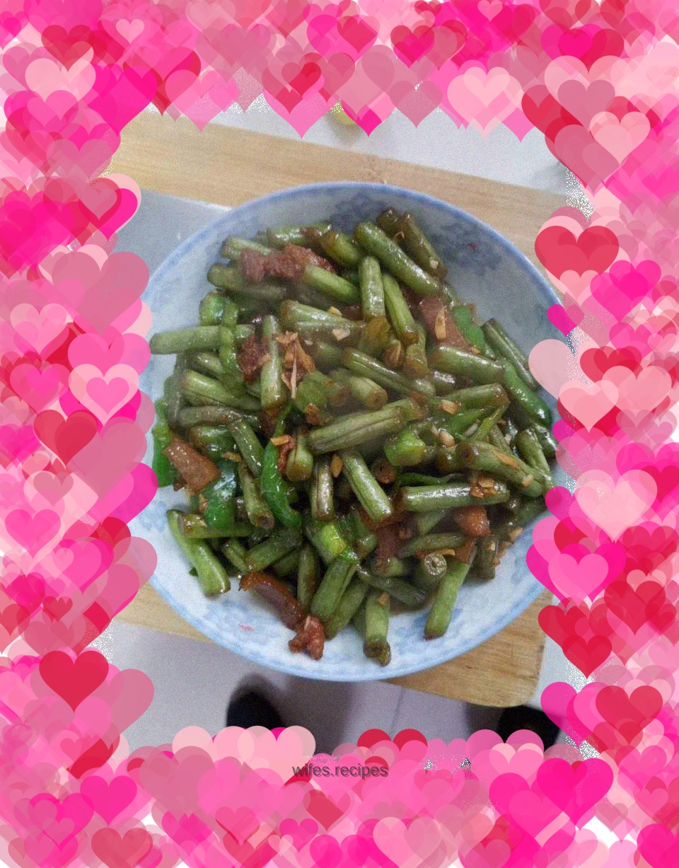 Stir-fried shredded pork with sword beans