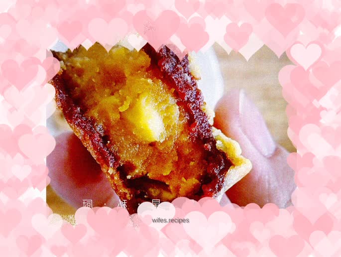 Cantonese style bean paste and egg yolk mooncakes