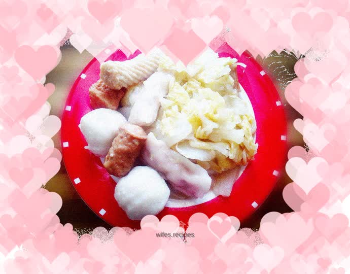 Meatballs and cabbage---A collection of fish balls, fish tofu, and shrimp dumplings