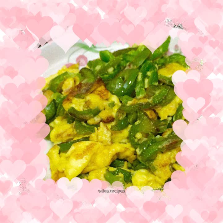 Quick dish - scrambled eggs with green pepper