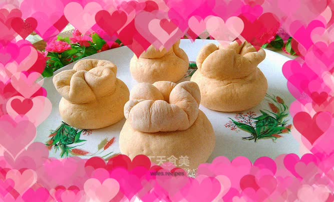 Pork buns with carrot juice